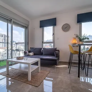 Port - German Colony Luxurious 2 Bdrms - Mamad , חיפה ישראל