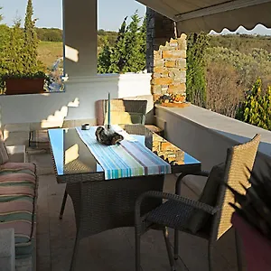 Lovely Apartm.near Airport , Kardiá יוון